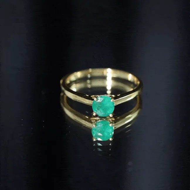 5 MM Simple Round Cut Solitaire Emerald Gold Ring
